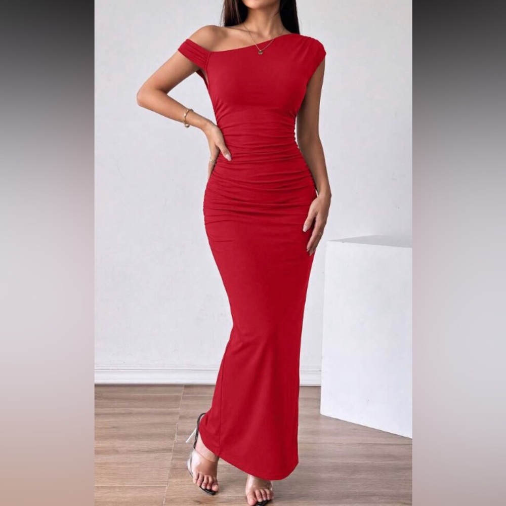 Elegant Off-Shoulder Red Ruched Maxi Dress